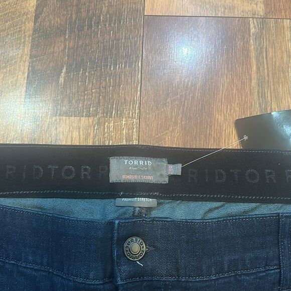Torrid dark wash Skinny Jeans Mid-Rise Classic 28 (4400) NWT - Picture 3 of 5